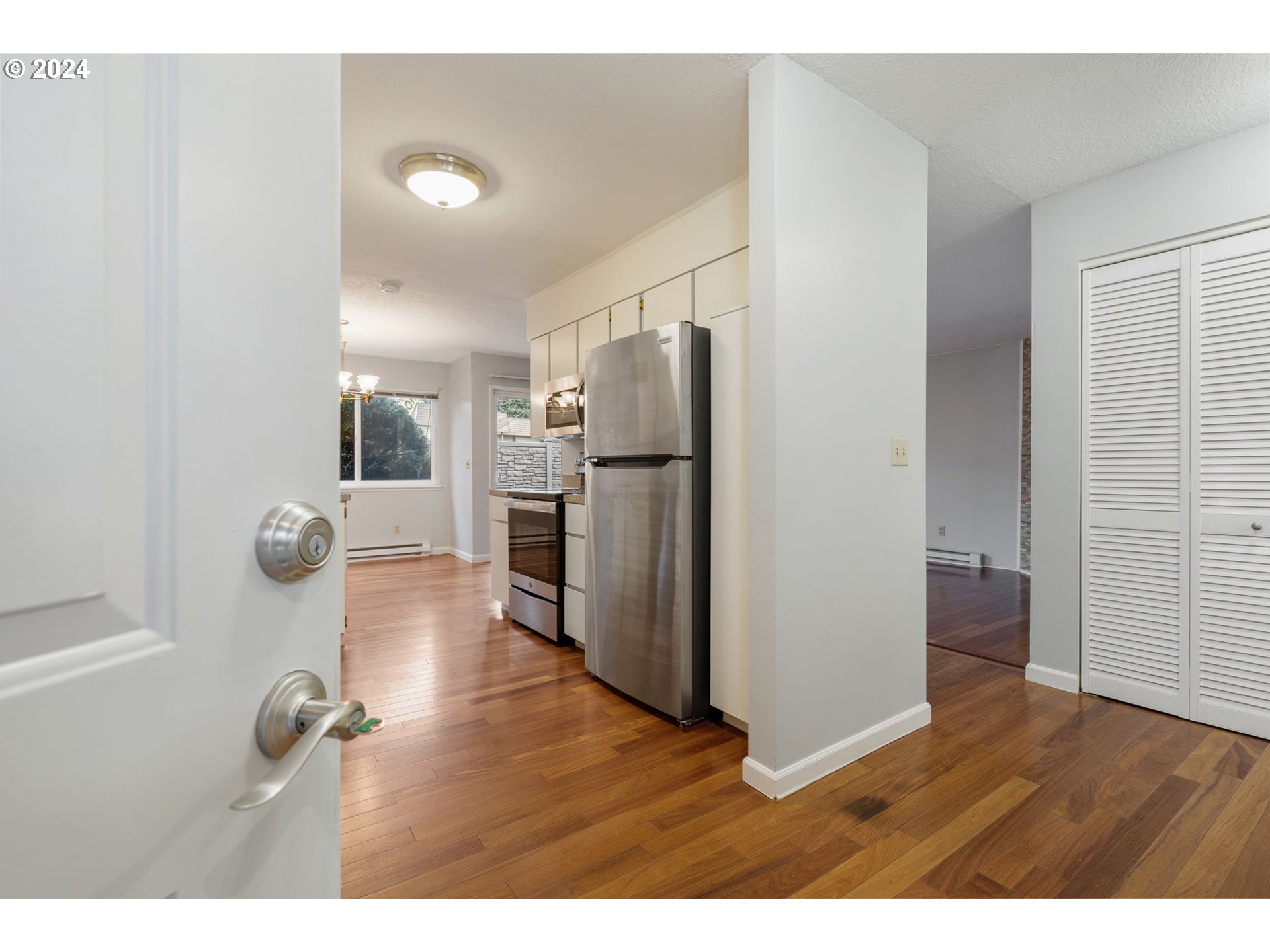 6745 Southwest Scholls Ferry Road, Unit 3 Beaverton, OR 97008 - Photo 3 of 32 Gallery Image 3