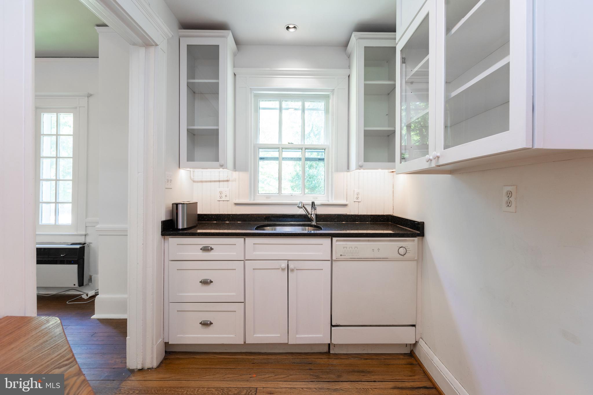 1 Englewood Road Baltimore, MD 21210 - Photo 7 of 37