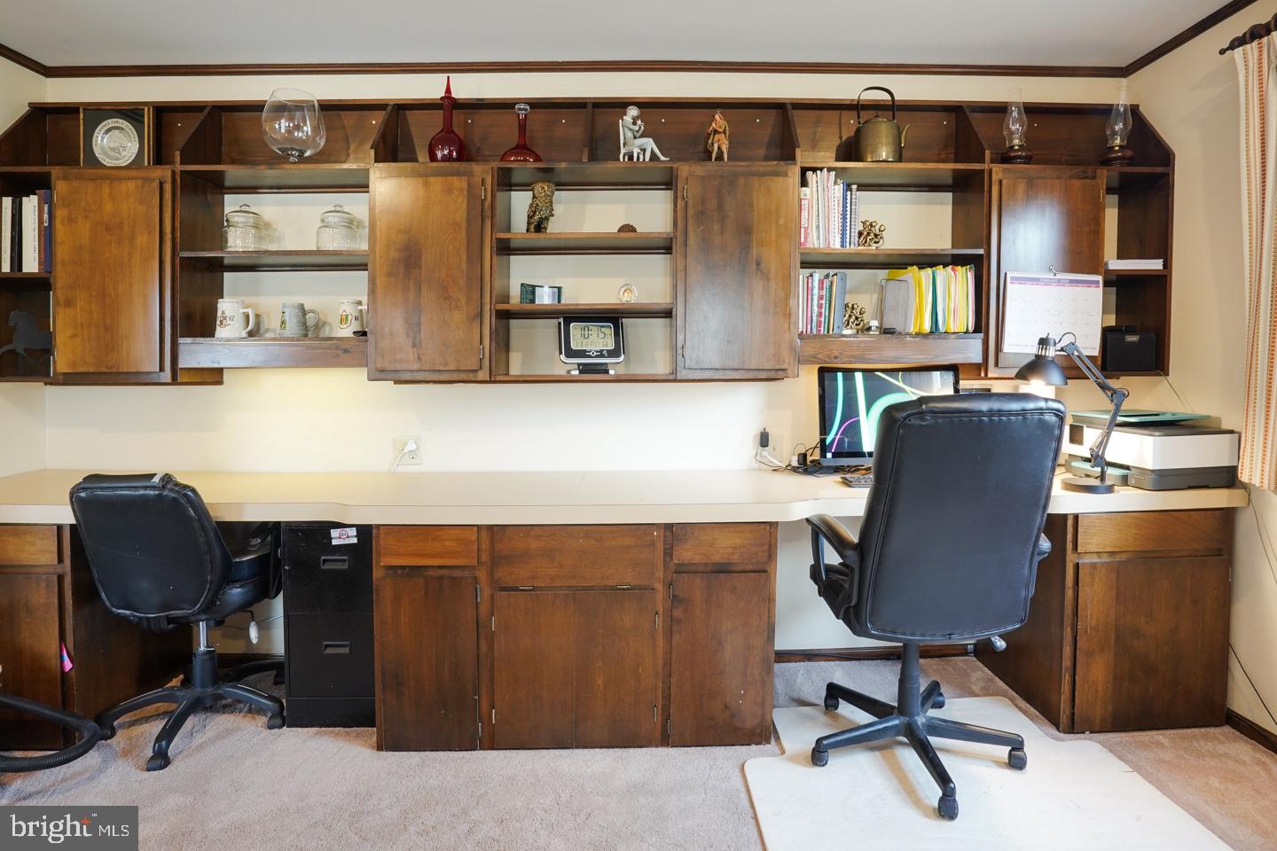 52 Cambridge Road Elkton, MD 21921 - Photo 11 of 34 BUILT IN DESK, FAMILY ROOM