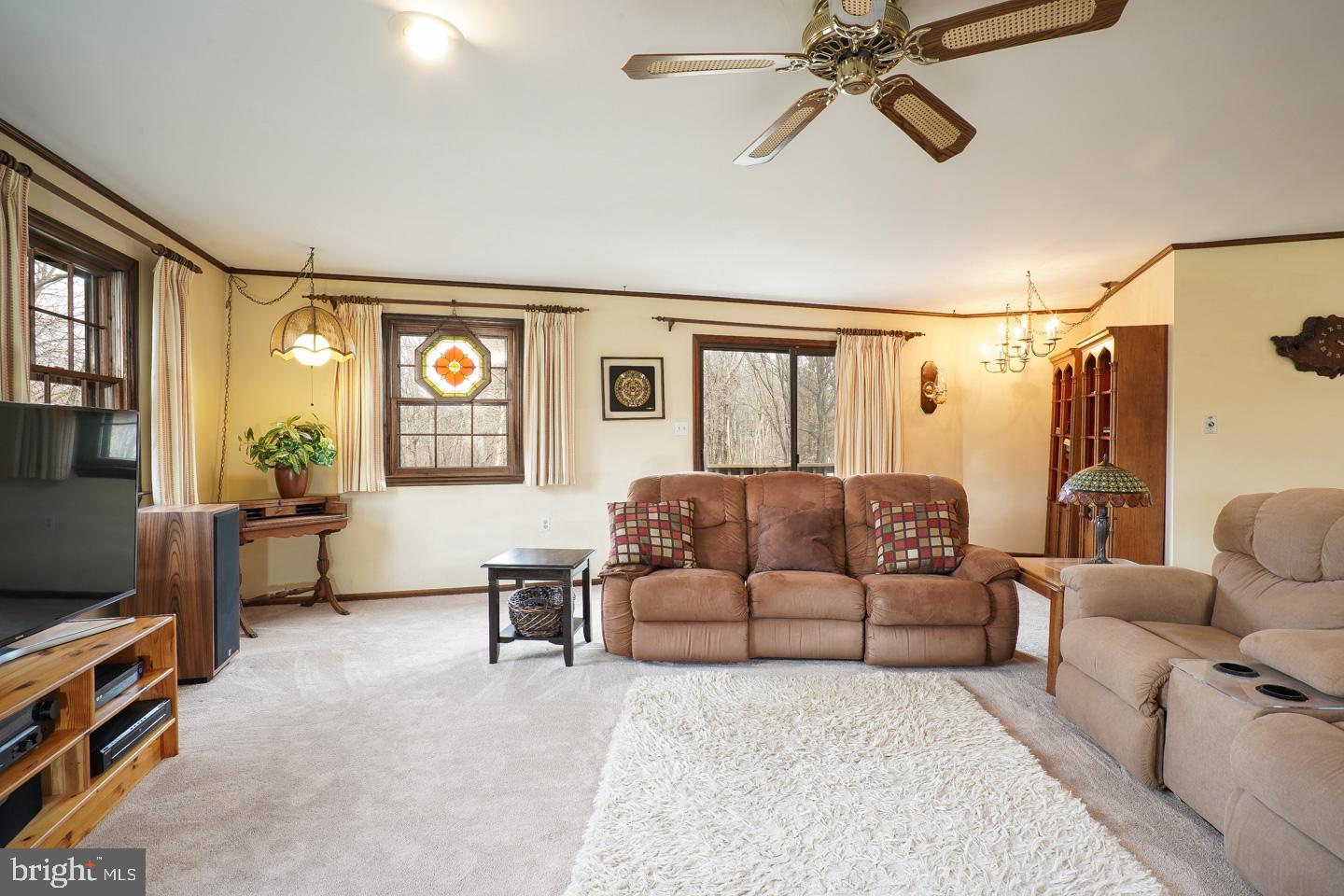 52 Cambridge Road Elkton, MD 21921 - Photo 12 of 34 SUPER ROOM!