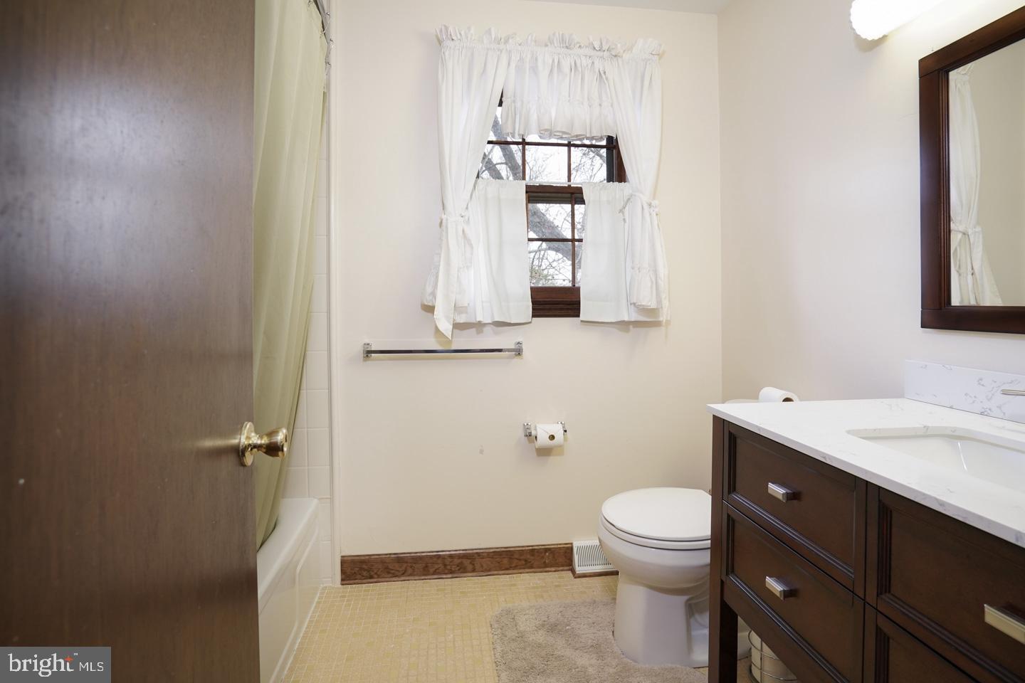 52 Cambridge Road Elkton, MD 21921 - Photo 16 of 34 HALL BATH