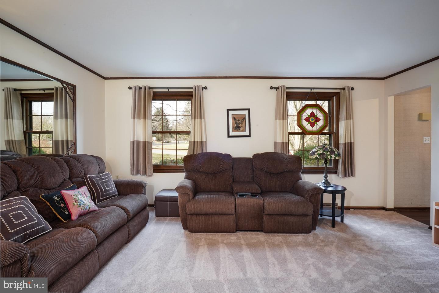 52 Cambridge Road Elkton, MD 21921 - Photo 6 of 34 LIVING ROOM