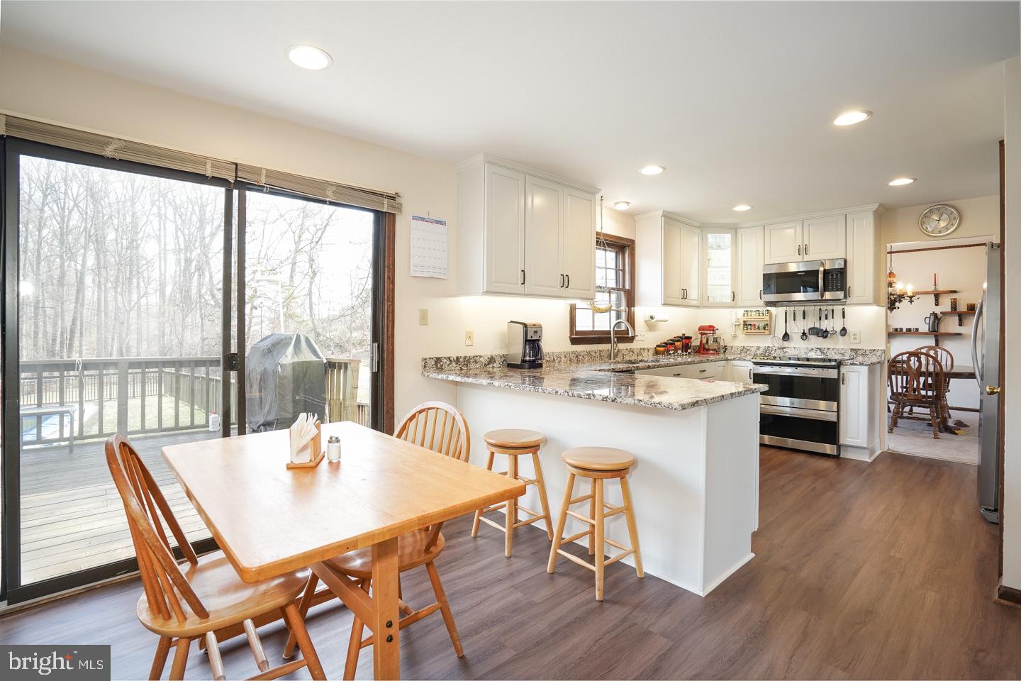 52 Cambridge Road Elkton, MD 21921 - Photo 9 of 34 SLIDERS TO DECK, TABLE SPACE