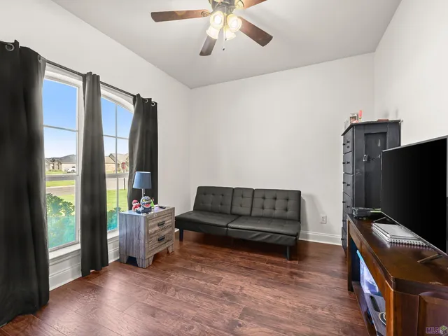 $275,000 | 22490 Bedford Drive, Denham Springs, LA 70726