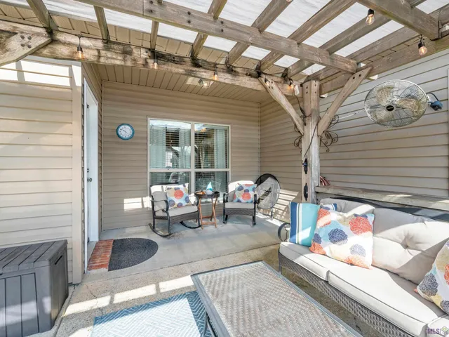 $275,000 | 22490 Bedford Drive, Denham Springs, LA 70726