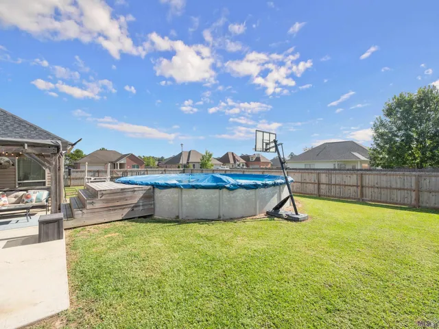 $275,000 | 22490 Bedford Drive, Denham Springs, LA 70726