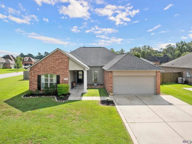 $275,000 | 22490 Bedford Drive, Denham Springs, LA 70726