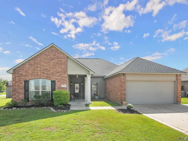 $275,000 | 22490 Bedford Drive, Denham Springs, LA 70726
