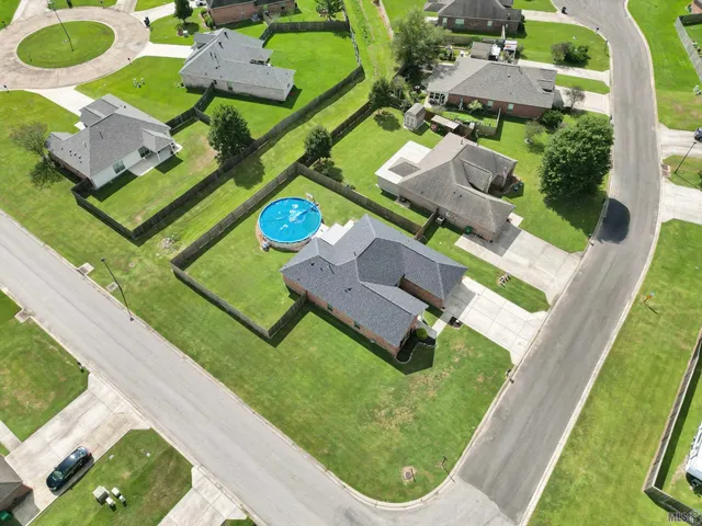 $275,000 | 22490 Bedford Drive, Denham Springs, LA 70726