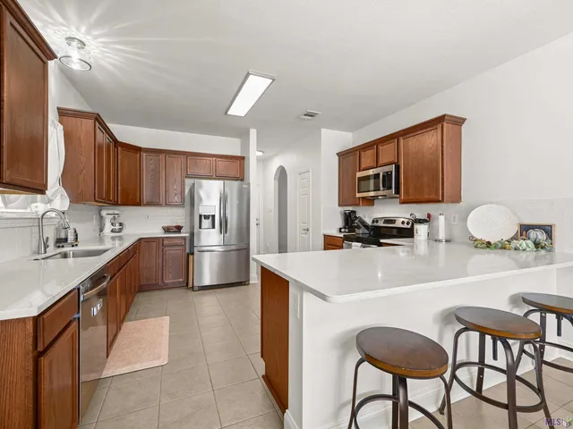 $275,000 | 22490 Bedford Drive, Denham Springs, LA 70726