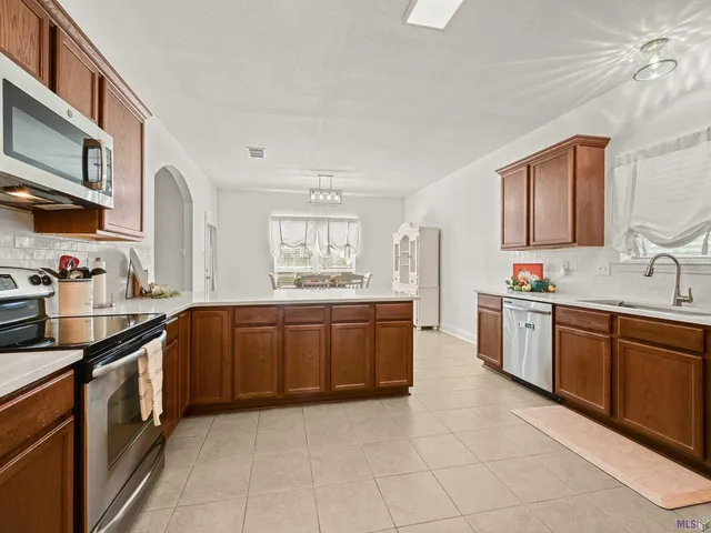 $275,000 | 22490 Bedford Drive, Denham Springs, LA 70726