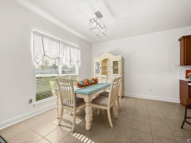 $275,000 | 22490 Bedford Drive, Denham Springs, LA 70726