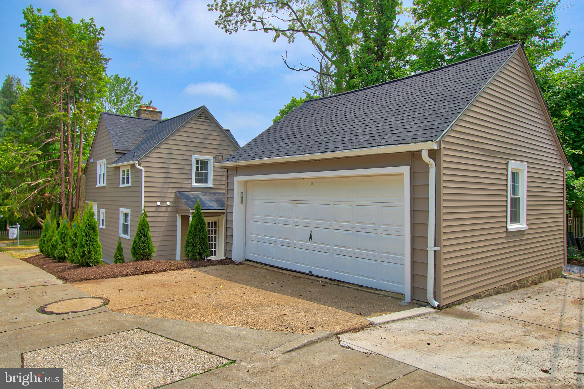 301 West Cold Spring Lane Baltimore, MD 21210 - Photo 33 of 38 a view of a house with a backyard