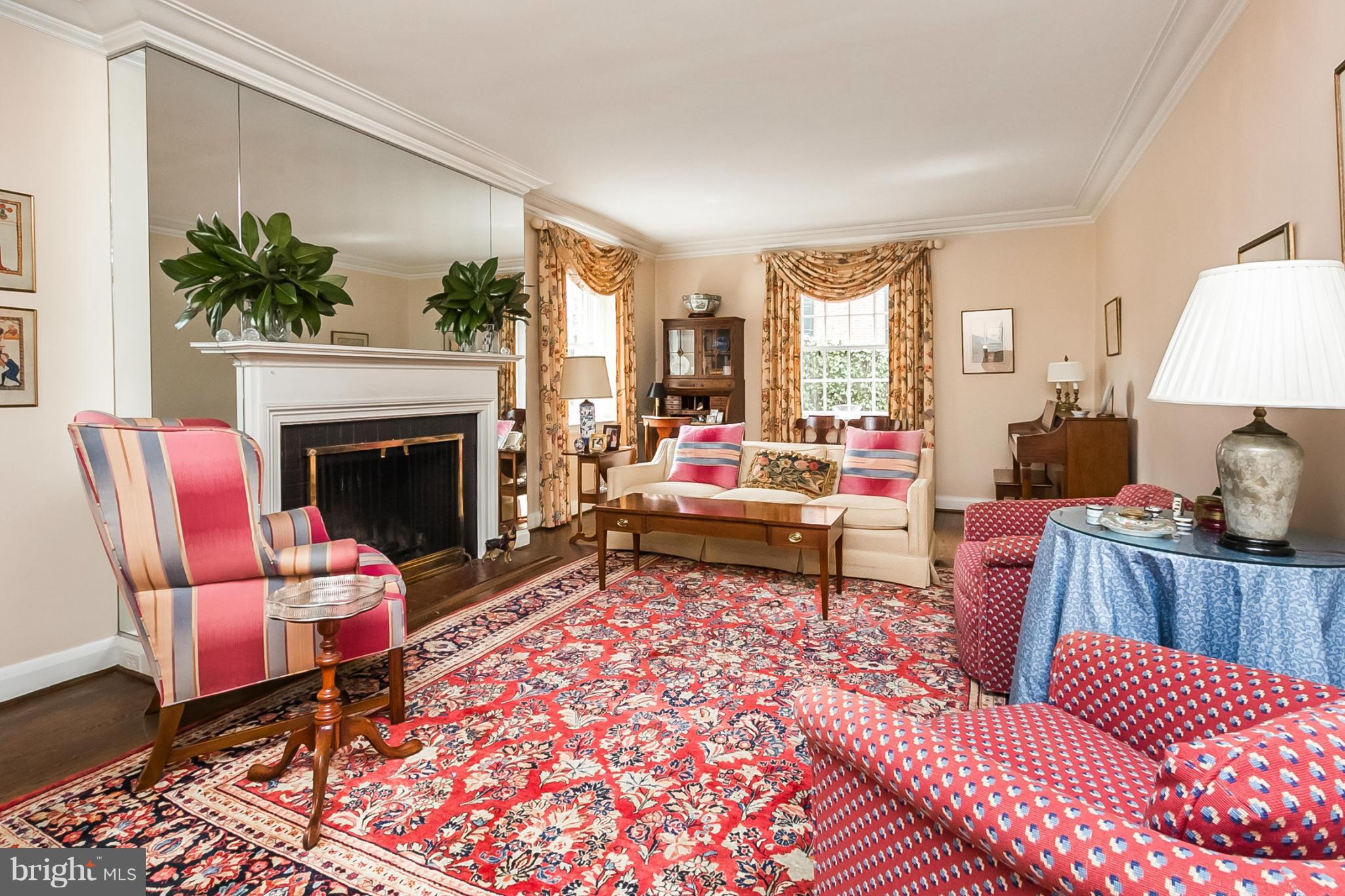 123 St Dunstans Road Baltimore, MD 21212 - Photo 3 of 30 Living Room