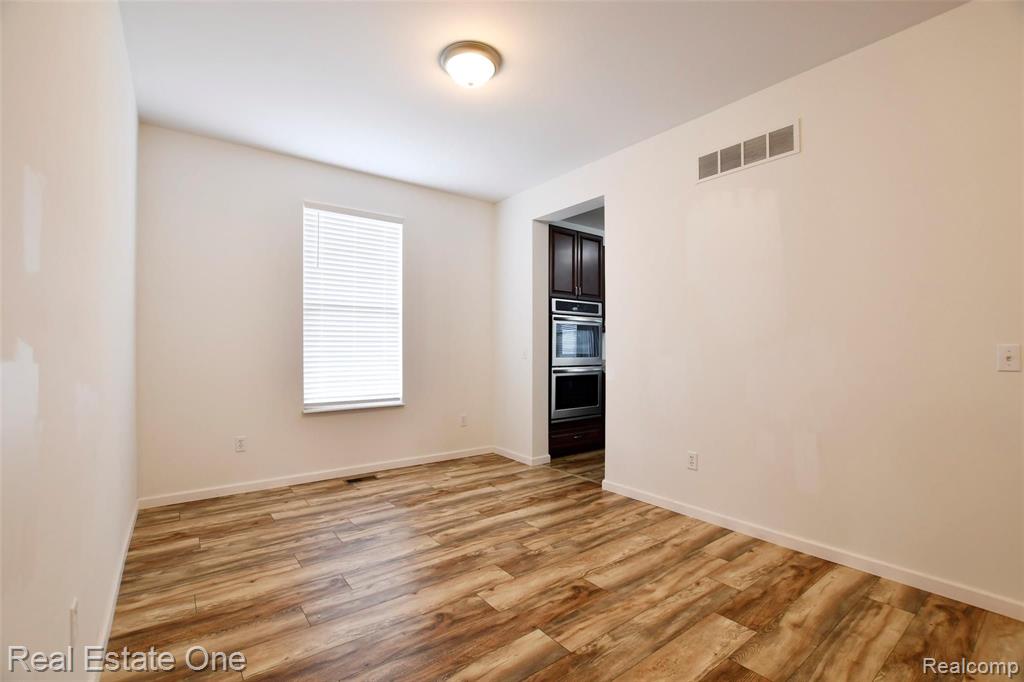 3202 Everett Drive Rochester Hills, MI 48307 - Photo 10 of 28