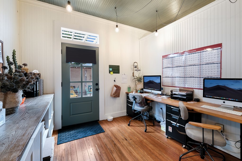 632-636 High Street Comfort, TX 78013 - Photo 11 of 56 a workspace with furniture and wooden floor
