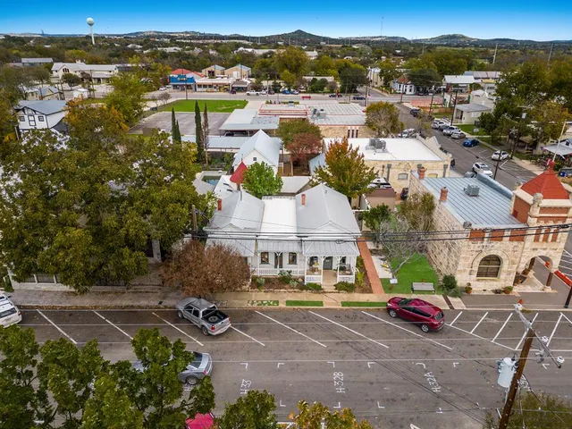 $995,000 | 632-636 High Street, Comfort, TX 78013