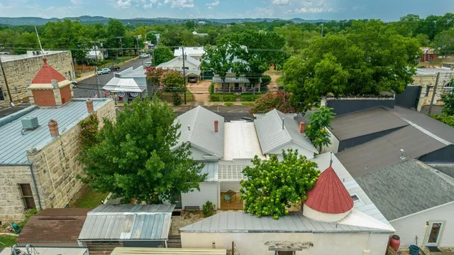 $995,000 | 632-636 High Street, Comfort, TX 78013