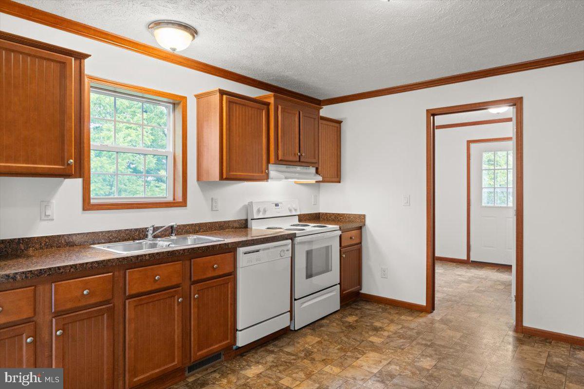 4767 South Ox Road Woodstock, VA 22664 - Photo 11 of 32