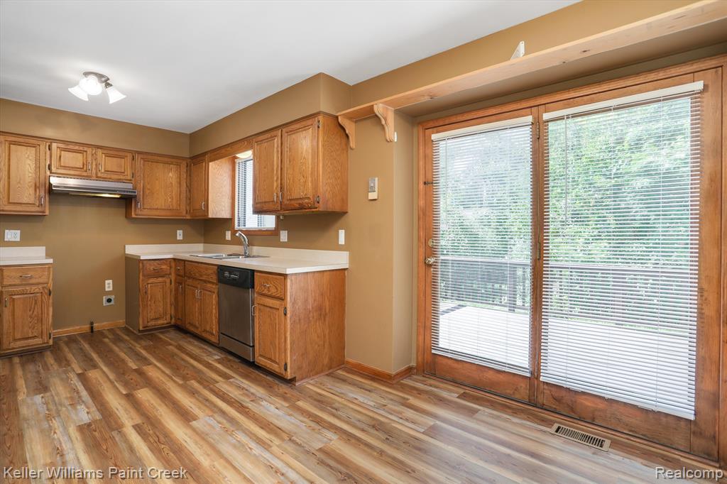 2616 Eastern Avenue Rochester Hills, MI 48307 - Photo 5 of 28