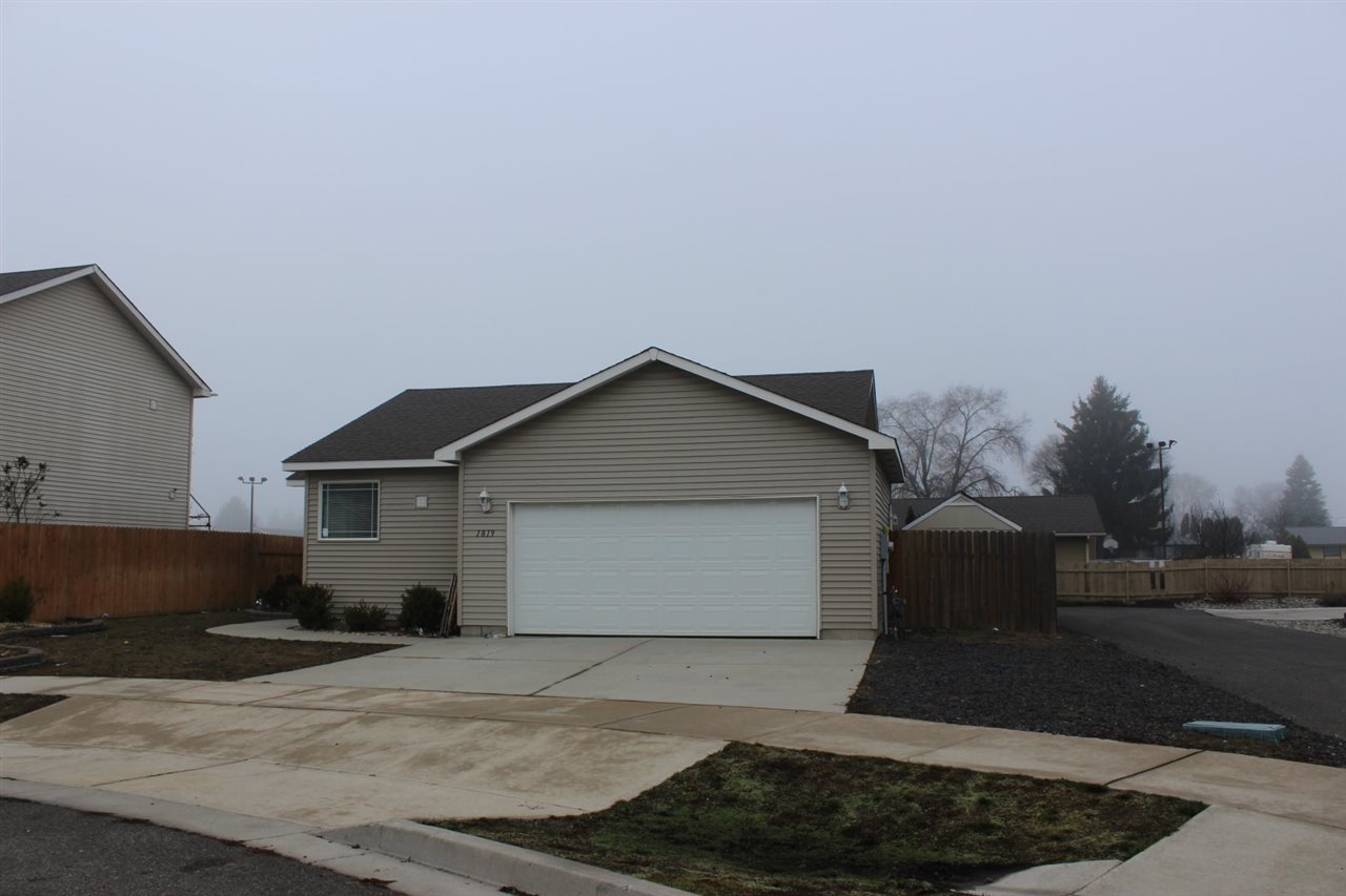 1819 North Oberlin Road Spokane Valley, WA 99206 - Photo 2 of 17