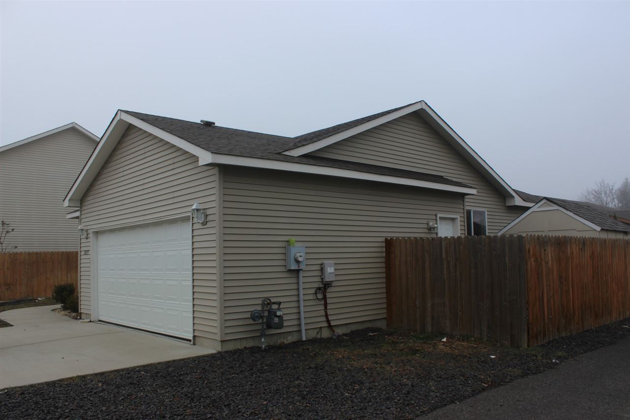 1819 North Oberlin Road Spokane Valley, WA 99206 - Photo 3 of 17