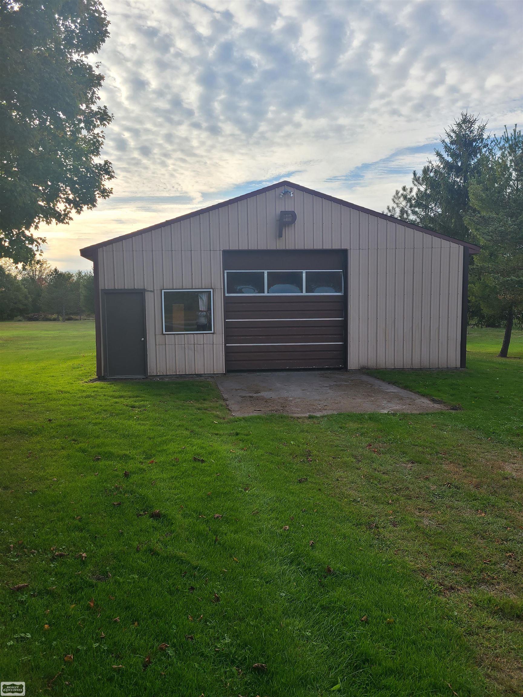 1200 South Allen Road St. Clair, MI 48079 - Photo 36 of 42 50092075-37.JPG