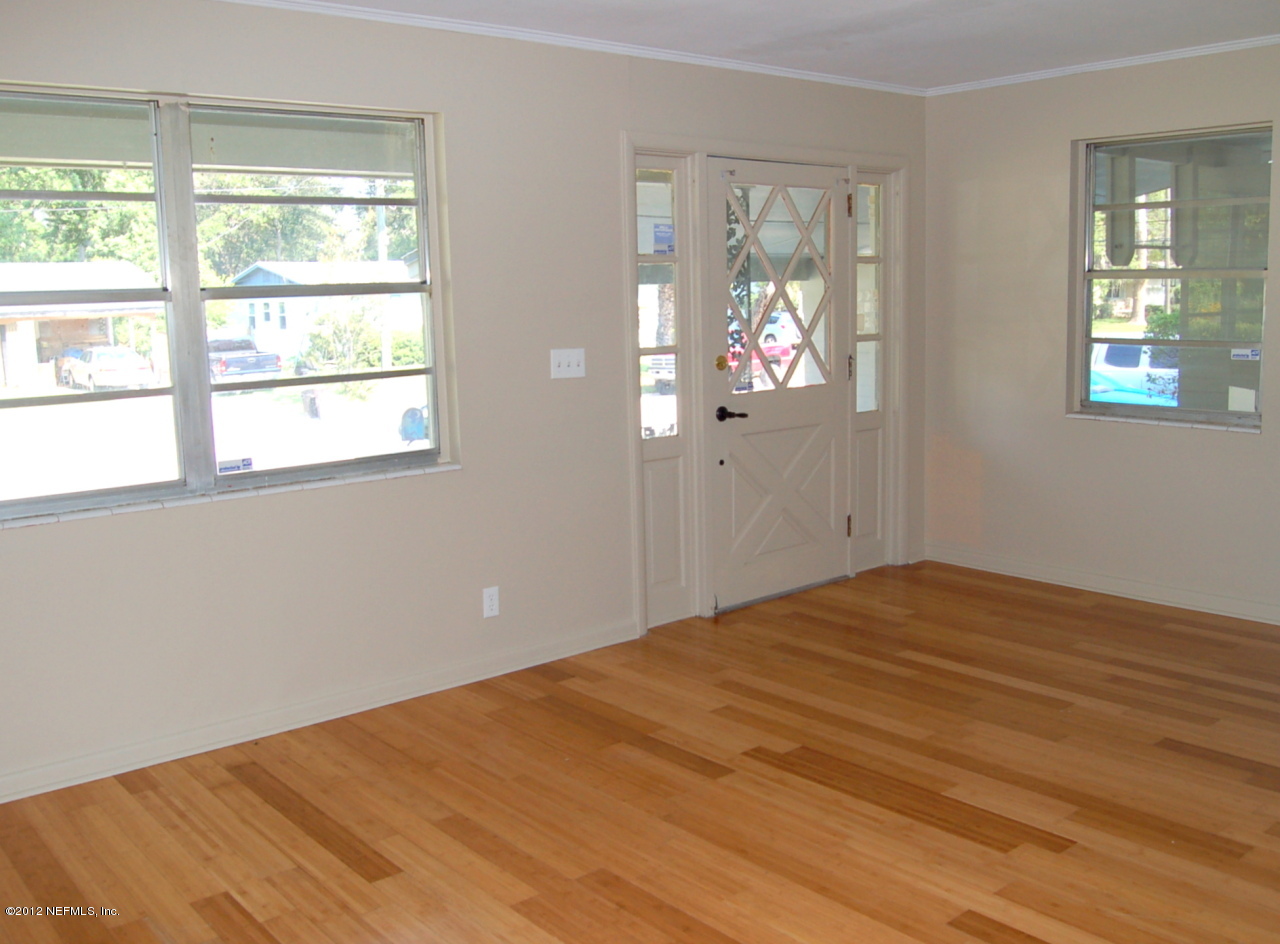 719 Monte Carlo Road Jacksonville, FL 32216 - Photo 3 of 16 Living Room