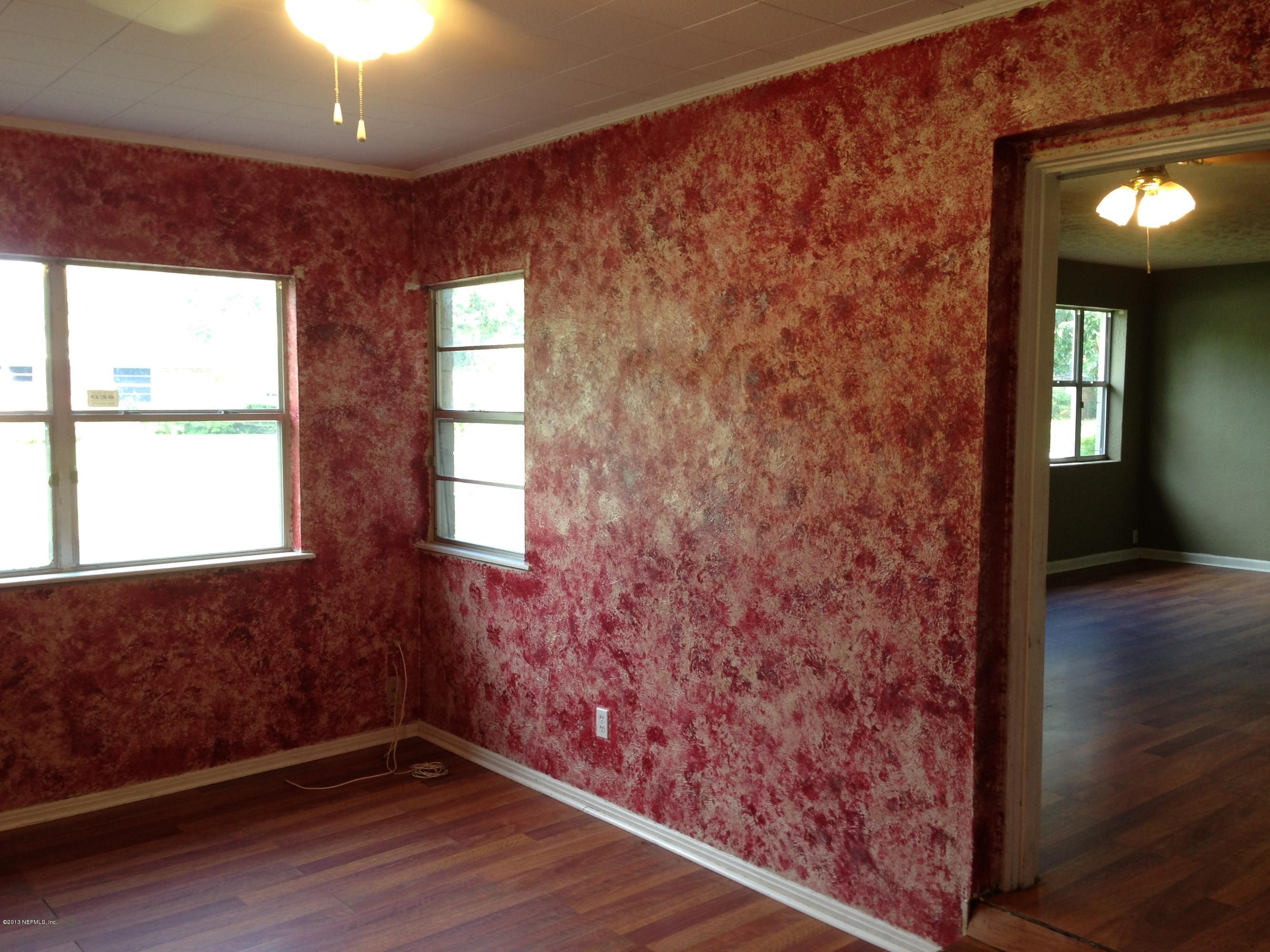 2006 W Road Jacksonville, FL 32216 - Photo 19 of 20 Family Room