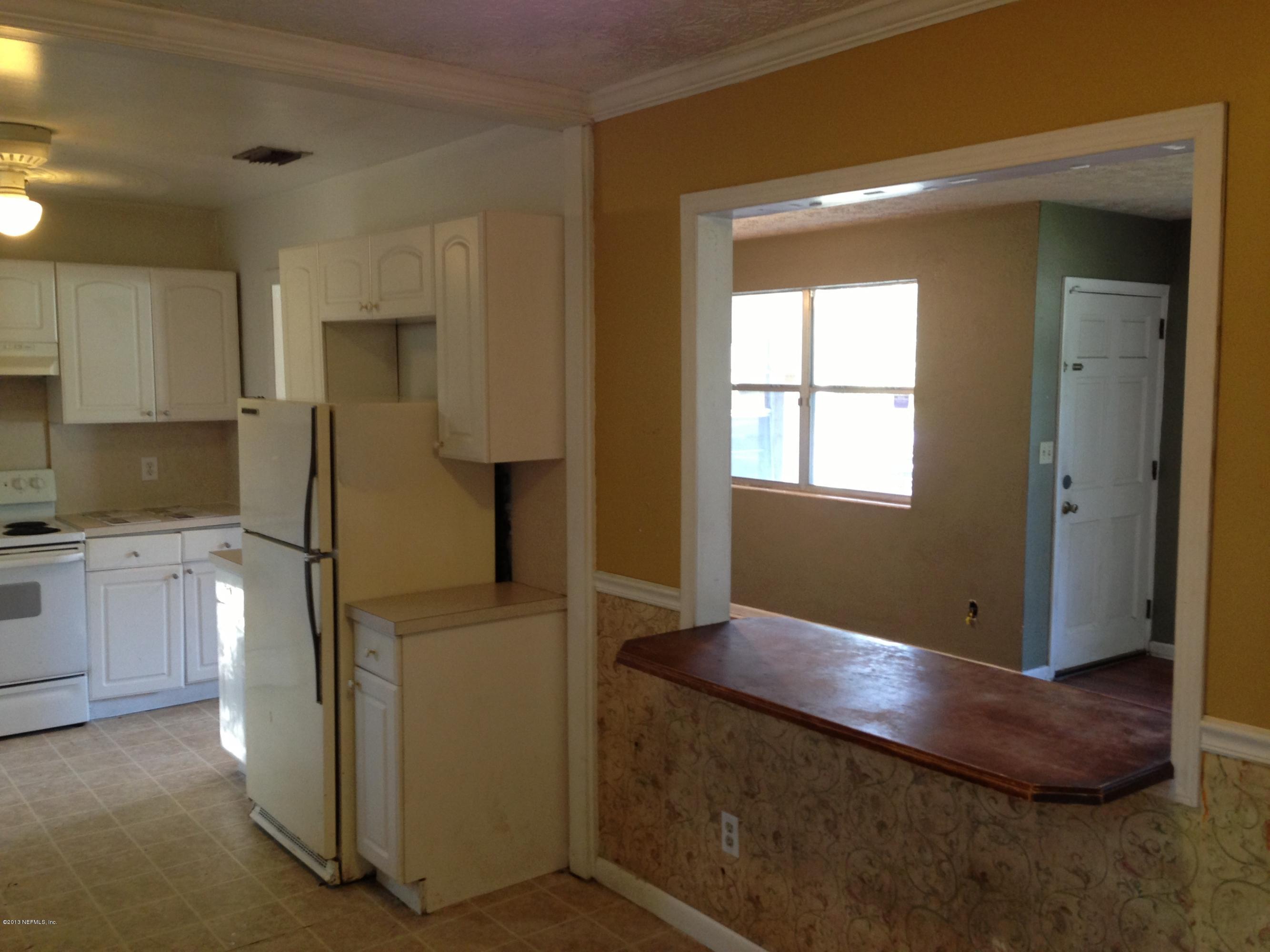 2006 W Road Jacksonville, FL 32216 - Photo 5 of 20 Kitchen/ Breakfast Nook