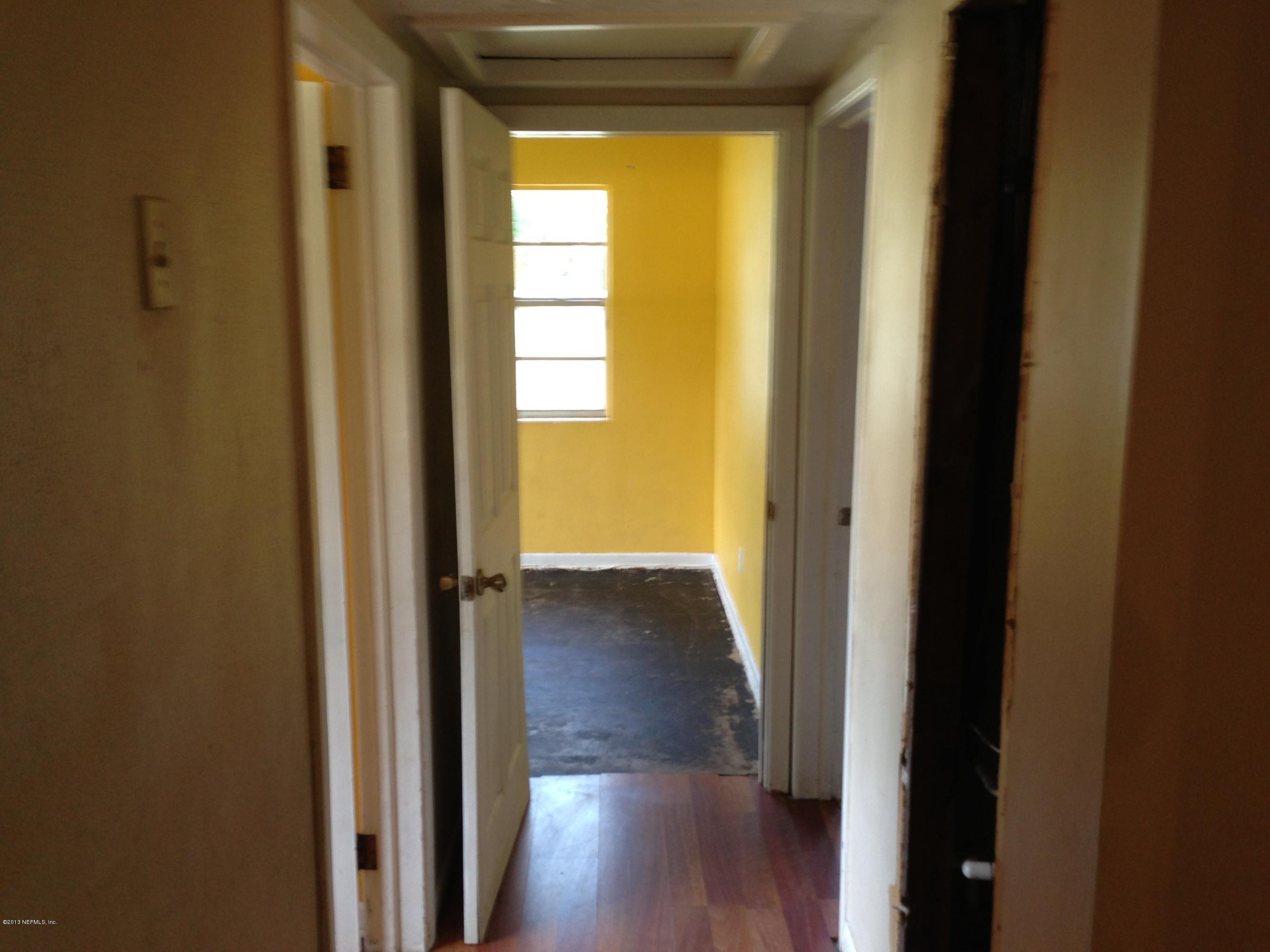 2006 W Road Jacksonville, FL 32216 - Photo 7 of 20 Hall