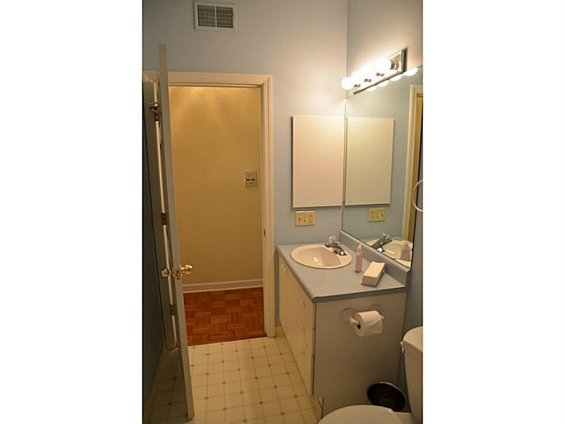 2445 Old Greentree Road, Unit 3A Carnegie, PA 15106 - Photo 13 of 16 Full Bath.