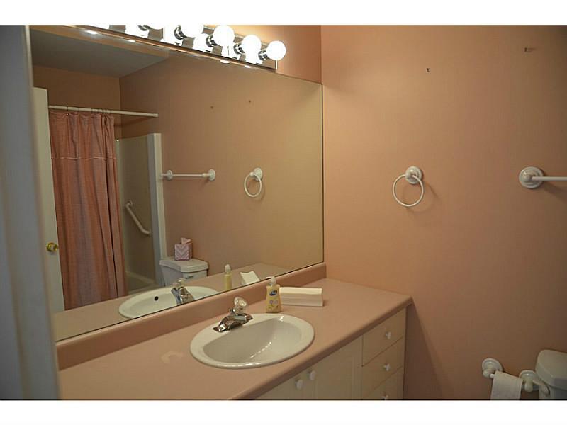 2445 Old Greentree Road, Unit 3A Carnegie, PA 15106 - Photo 14 of 16 Master Bath/Spa.