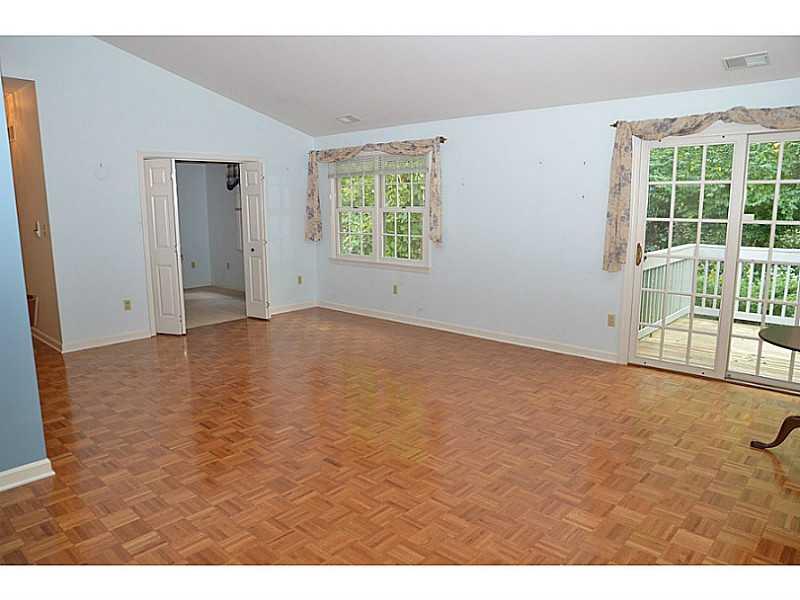 2445 Old Greentree Road, Unit 3A Carnegie, PA 15106 - Photo 8 of 16 Dining Room.