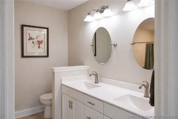 $365,000 | 606 Kingsbury Court, Jeffersonville, IN 47129