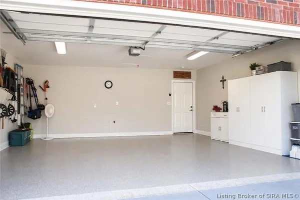 $365,000 | 606 Kingsbury Court, Jeffersonville, IN 47129