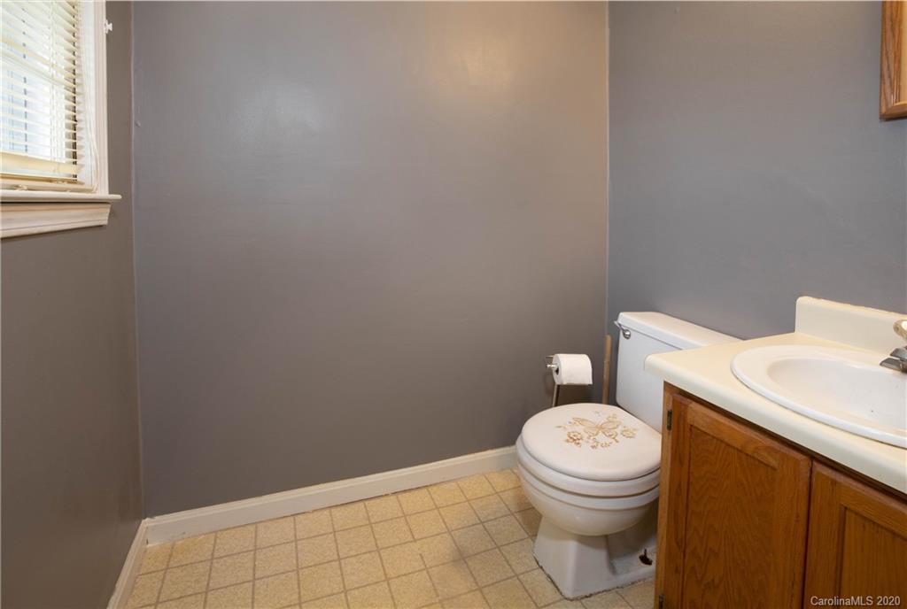 177 Ashe Road Rosman, NC 28712 - Photo 17 of 32 Gallery Image 17