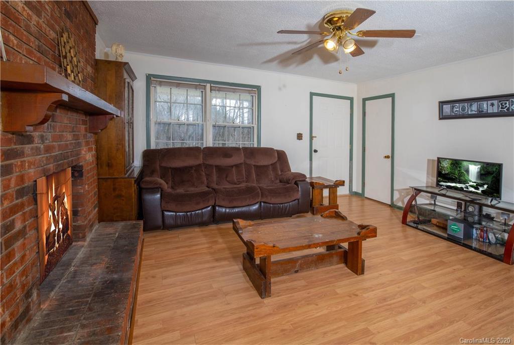 177 Ashe Road Rosman, NC 28712 - Photo 4 of 32 Gallery Image 4