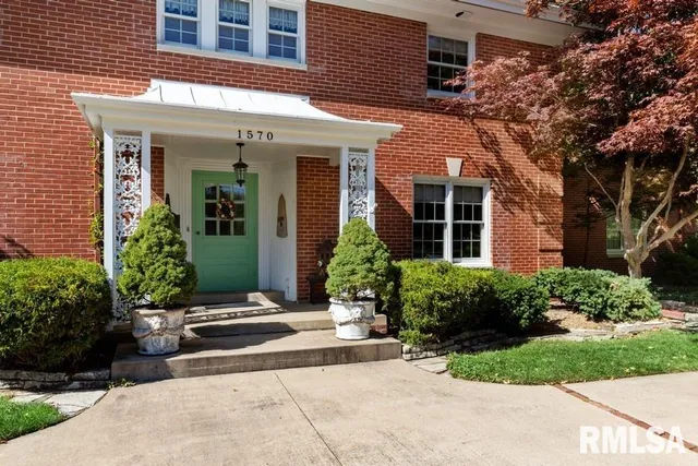 $399,900 | 1570 North Academy Street, Galesburg, IL 61401