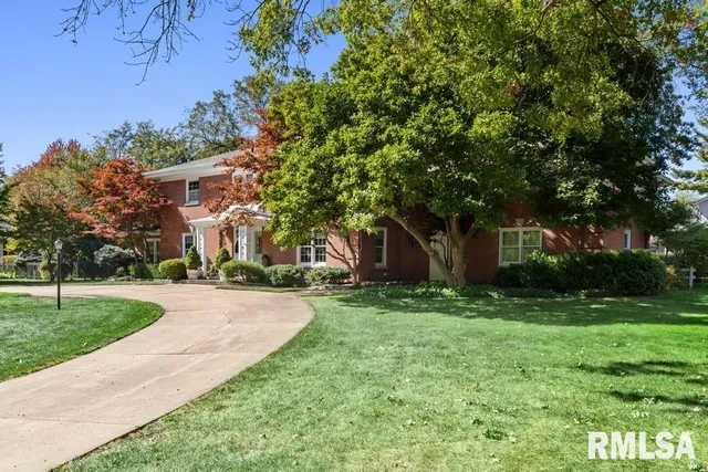 $399,900 | 1570 North Academy Street, Galesburg, IL 61401