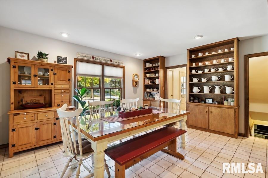 1570 North Academy Street Galesburg, IL 61401 - Photo 35 of 61