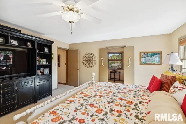 $399,900 | 1570 North Academy Street, Galesburg, IL 61401