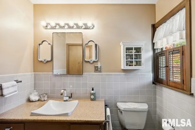 $399,900 | 1570 North Academy Street, Galesburg, IL 61401