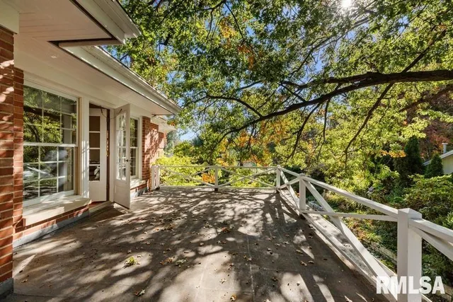 $399,900 | 1570 North Academy Street, Galesburg, IL 61401