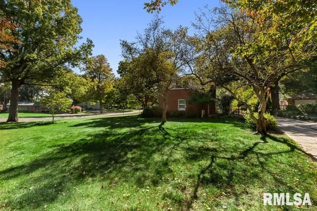 $399,900 | 1570 North Academy Street, Galesburg, IL 61401