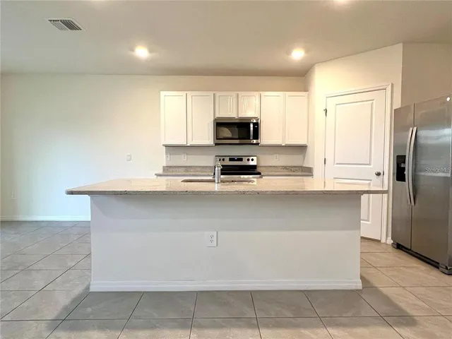 $2,950 | 17506 Canopy Place, Bradenton, FL 34211