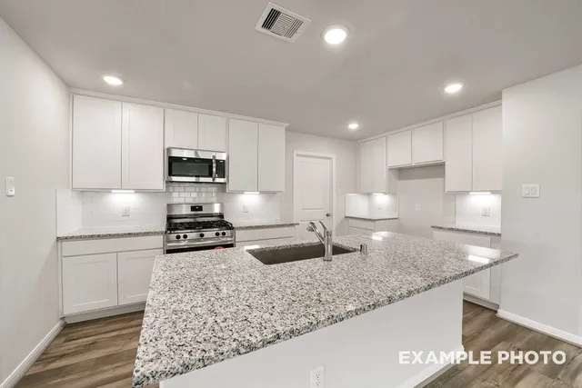 $334,990 | 1102 Arbor Drive, Beasley, TX 77417