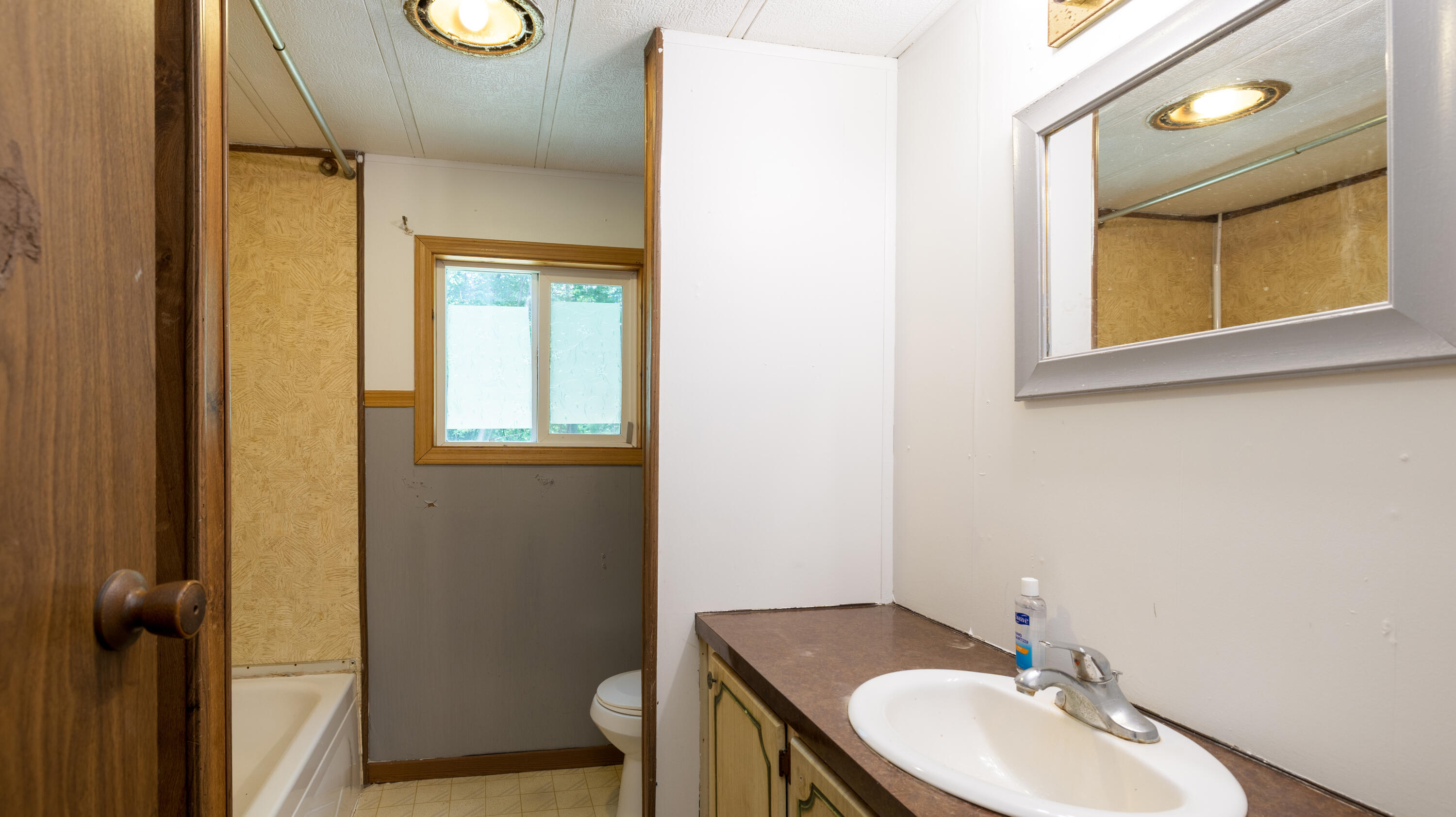 4678 Huser Road Seneca, WI 54489 - Photo 32 of 38 Interior Bathroom