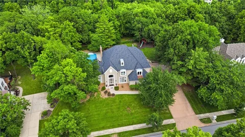 $899,950 | 4407 North Mulberry Drive, Kansas City, MO 64116