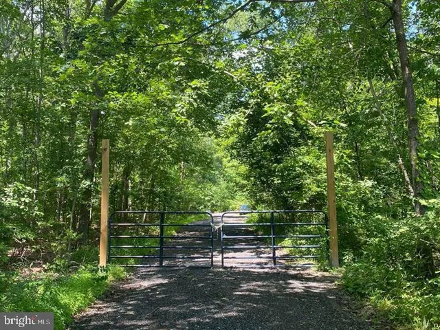 $90,000 | 5277 Cedar Street, West River, MD 20778